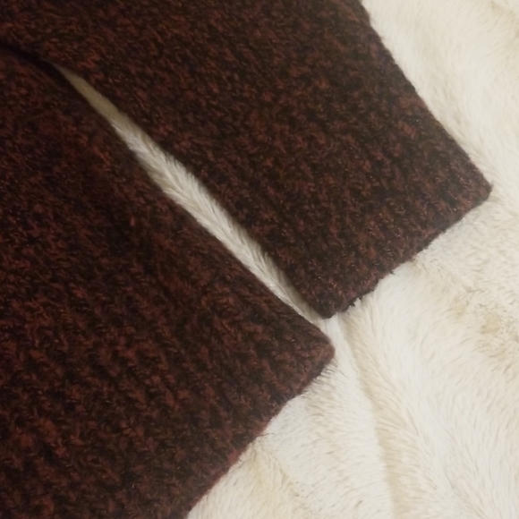Medium burnt umber sweater - Picture 3 of 3